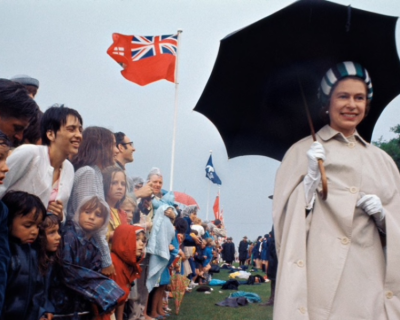 Редки снимки на кралица Елизабет II от архивите на National Geographic