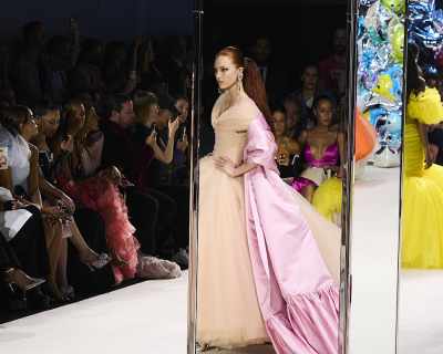 Giambattista Valli се завърна на подиума в Париж за Haute Couture есен-зима 2022